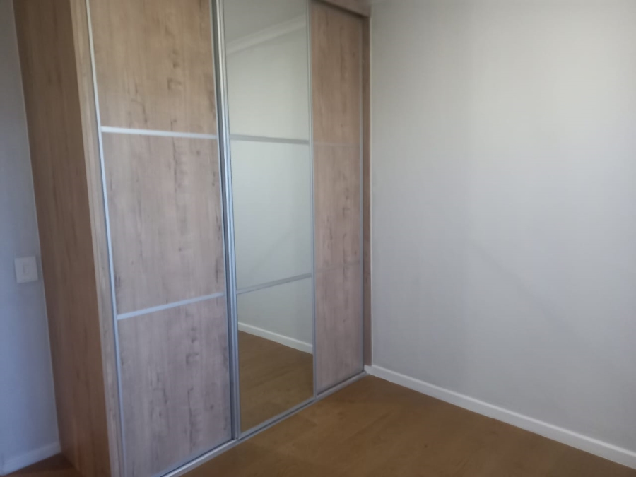 To Let 2 Bedroom Property for Rent in Loevenstein Western Cape
